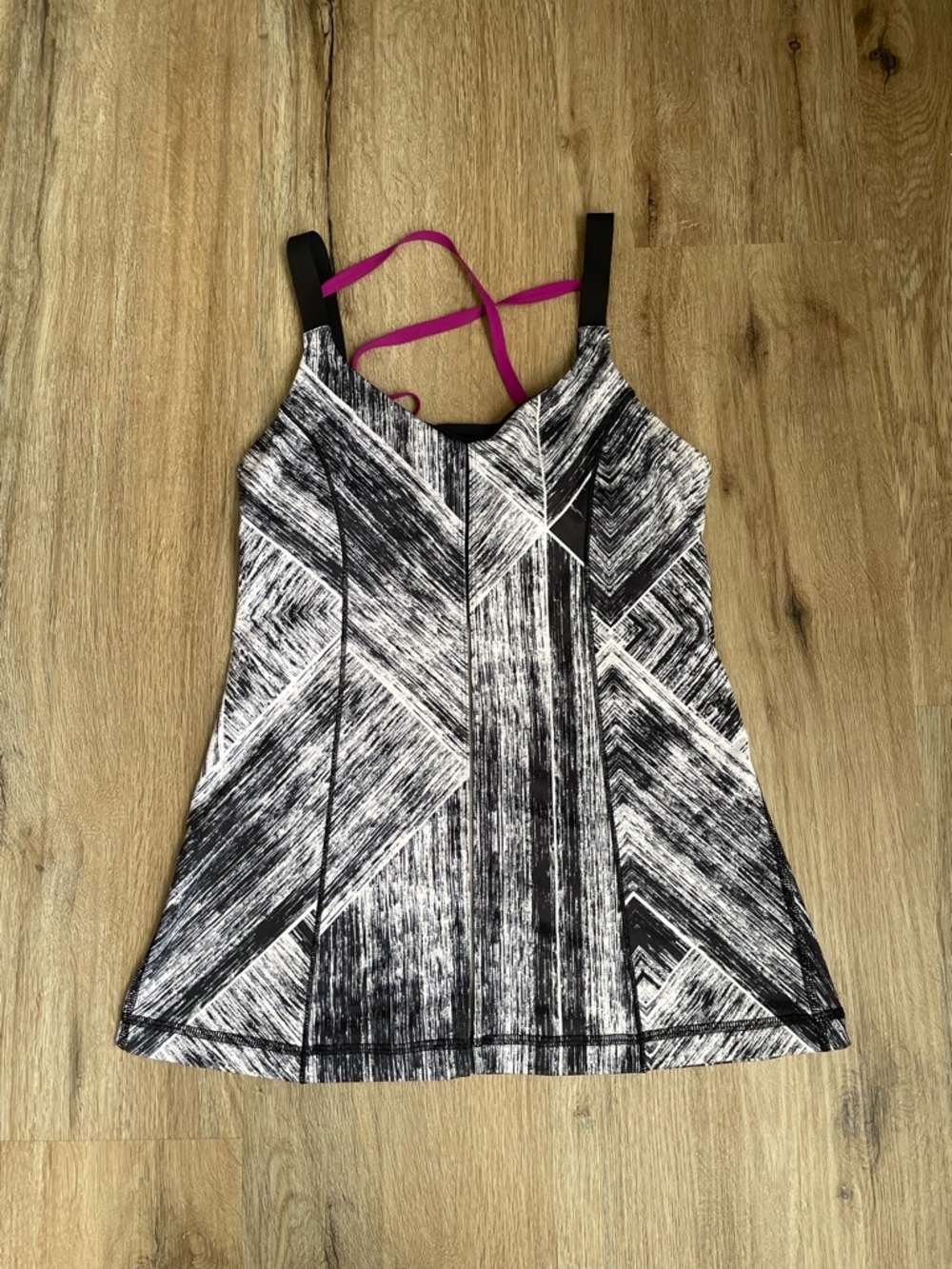 Lululemon tank top size 6